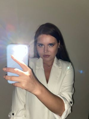 где снять дешевую проститутку (Арина, тел. 8 931 474-61-71)